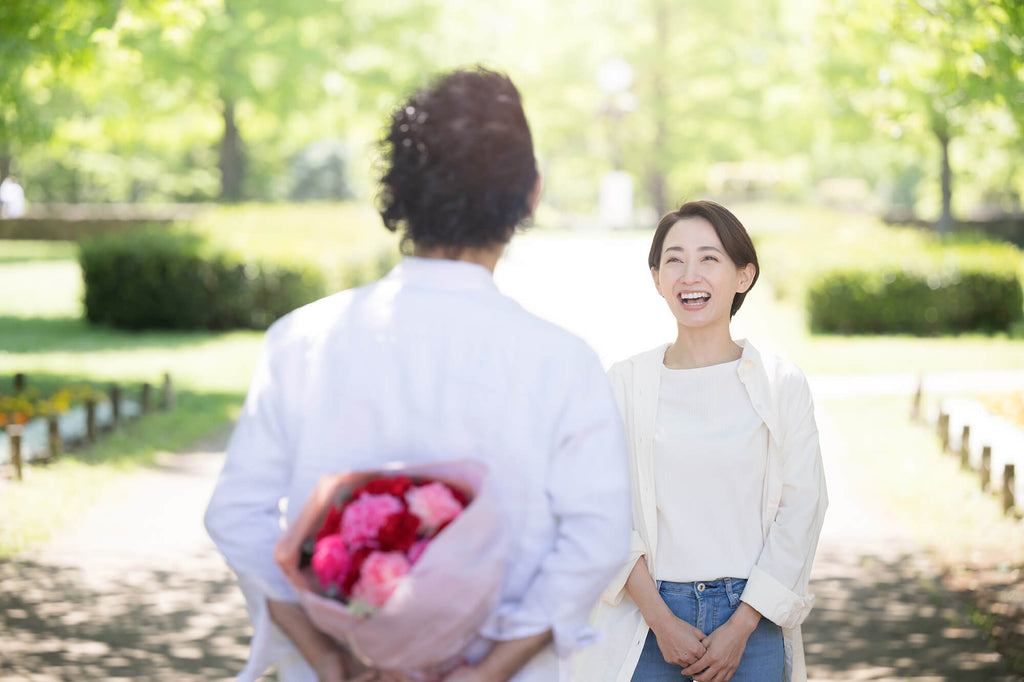 結婚記念日の名前一覧表｜周年ごとの意味やおすすめプレゼント・英語の呼び方も紹介